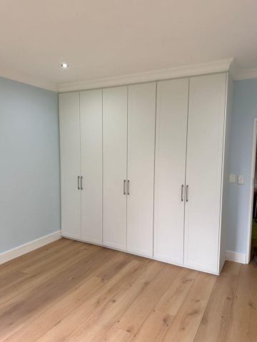 Bedroom with built in cupboards BIC Aksium Projects
