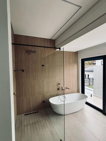 Luxury bathroom and shower Aksium Projects